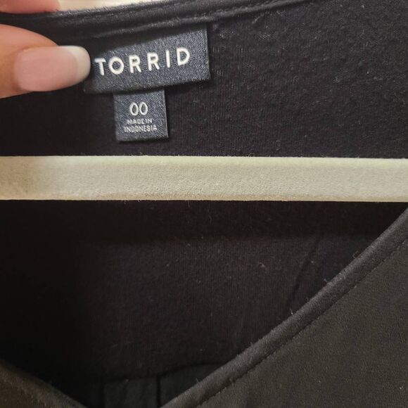 Torrid blouse - Picture 3 of 6